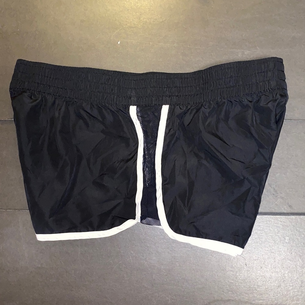 No Boundaries Large Women's Woven Mid-Rise Piped Dolphin Shorts 2.5" - Picture 6 of 9